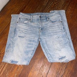 New Men’s 32X30 American Eagle skinny jeans.